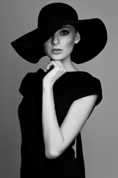 开户注册与实名认证流程示意人物图